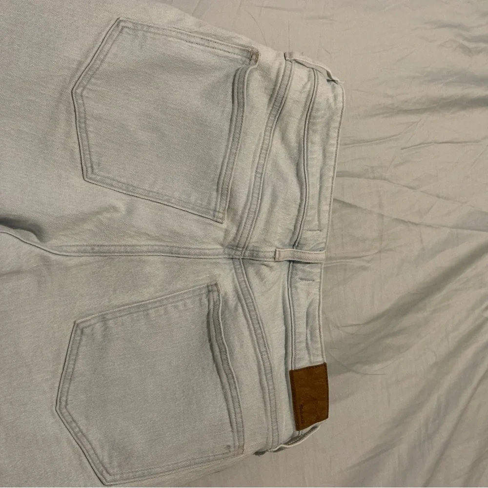Madewell Light Wash Denim Jeans - Picture 2 of 7